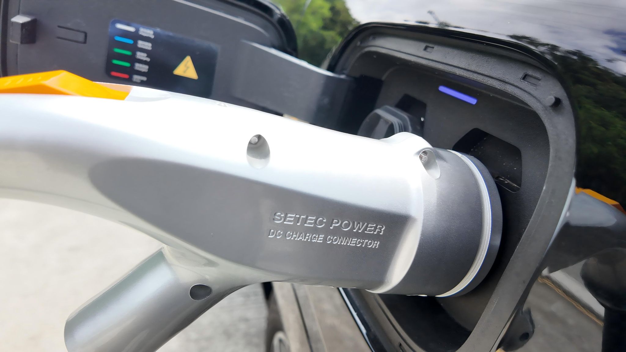 setec-power-charging-plug