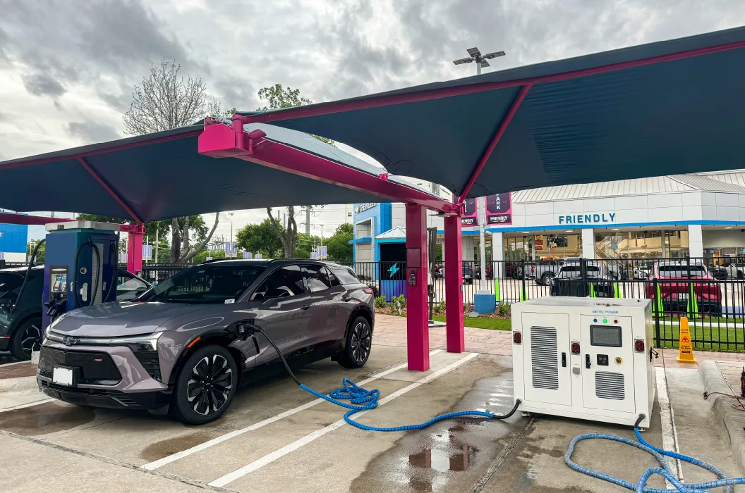 PowerOnTheGo-does-Charges-Electric-Vehicles-in-the-USA